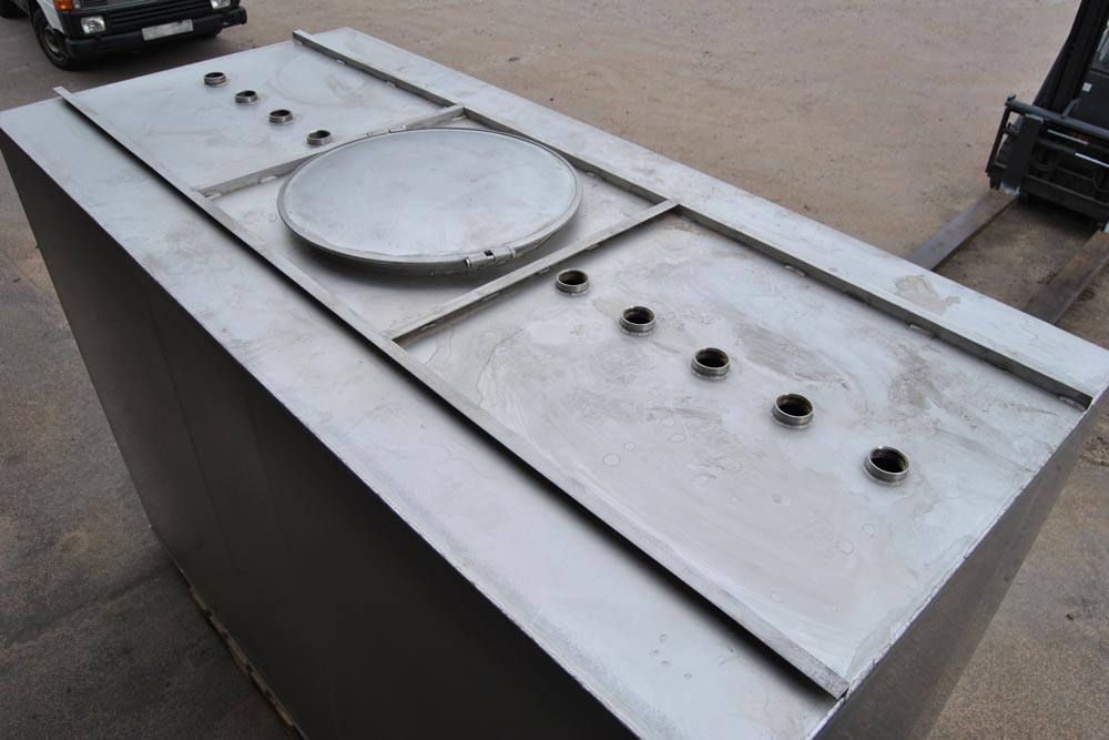 Närbild på lådtank